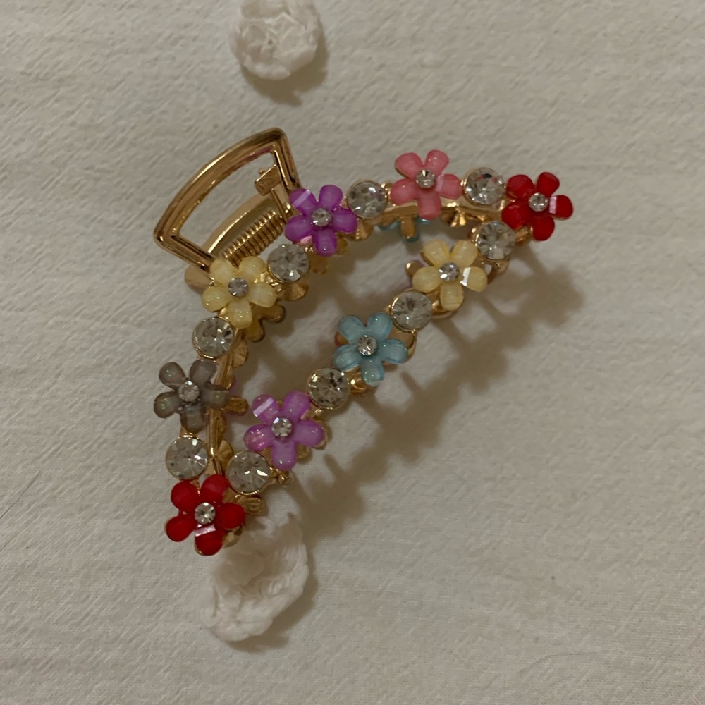 floral gold shein claw clip